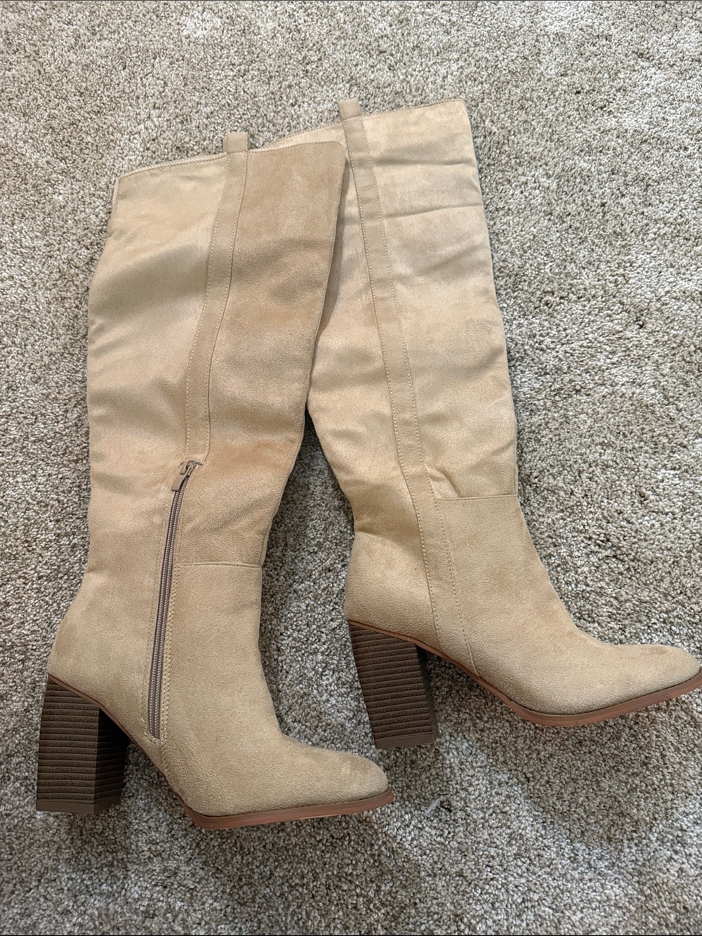 Women's Knee-High Block Heel Boots - Beige Suede